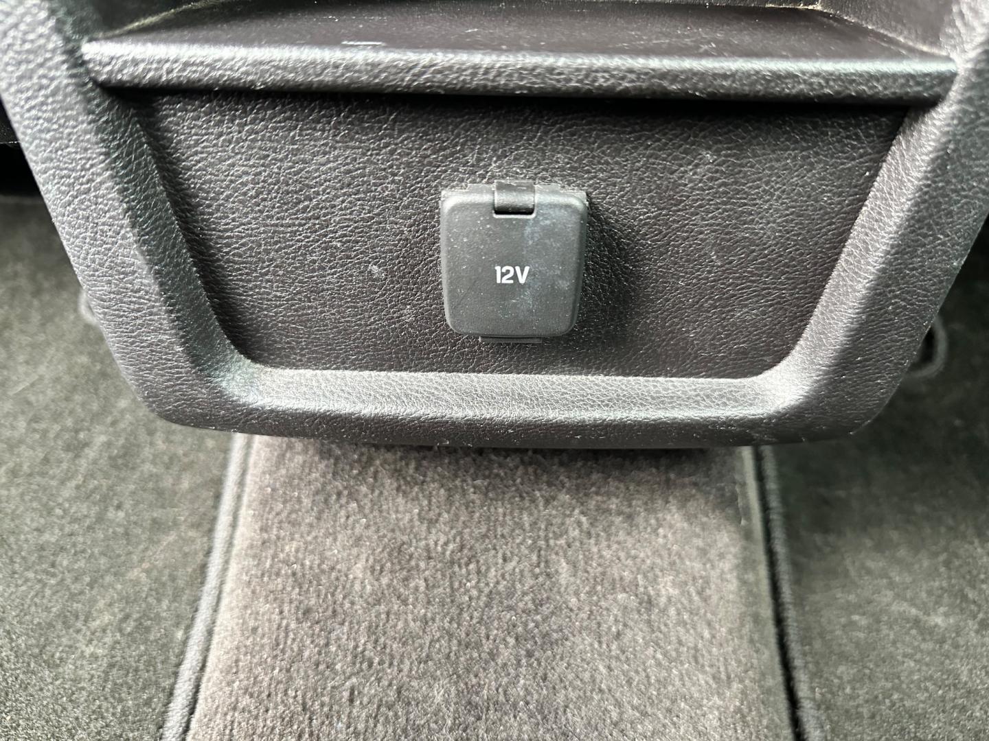 2017 Silver /Black Ford Edge Titanium (2FMPK4K92HB) with an 2.0L I4 DOHC 16V Turbo engine, 6-Speed Automatic transmission, located at 547 E. Main St., Orwell, OH, 44076, (440) 437-5893, 41.535435, -80.847855 - This 2017 Ford Edge Titanium AWD is a well-equipped midsize SUV. It comes with a powerful yet efficient 2.0L EcoBoost engine paired with a smooth 6-speed automatic transmission. Notable features include LED daytime running lights, dusk-sensing headlights, leather interior, auto-dimming rearview mirr - Photo#37